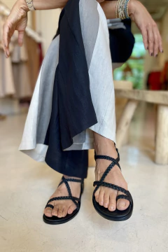 OJOTA FINCHU TRENZAS NEGRO - comprar online