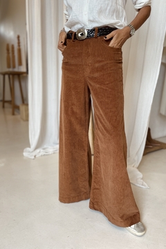 PANTALON CHARLIE CORDEROY CAMEL - comprar online