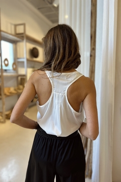 TOP MARU SATÉN OFF WHITE - tienda online