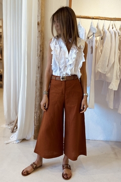 PANTALON MALIBU CORTO LINO TOSTADO en internet