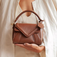 Verona mini cacau - ferragem dourada - comprar online