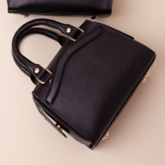 Serafina mini preta - ferragem dourada
