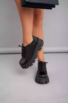 BORCEGO BAJO ART-540 NEGRO CHAROL - valtino