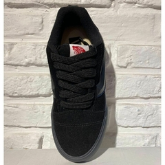 VANS KNU TOTAL BLACK en internet