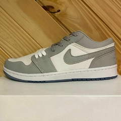 JORDAN LOW BLANCO/GRIS - comprar online