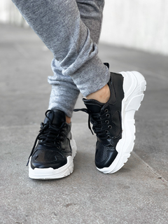 ZAPATILLA PLATAFORMA URBANA ART-2500 NEGRO en internet