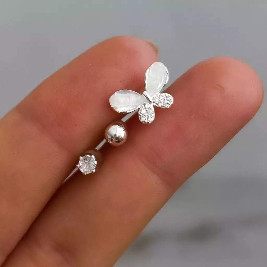 Set de aros bañados en oro blanco mariposas