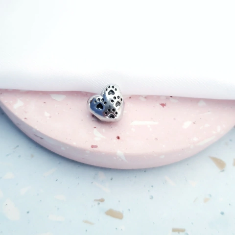 Berloque Coração c/ Patinhas | Aço