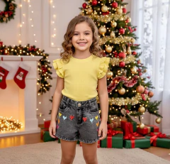 Shorts jeans infantis com corações bordados - comprar online