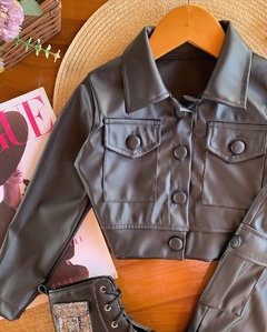 Conjunto courino (jaqueta e calça jogguer) na internet
