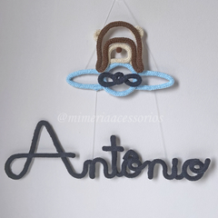 Porta Maternidade Tricotin Antônio + Urso Aviador