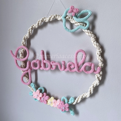 Porta Maternidade Tricotin Gabriela + Arco Macramê + Flores e Passarinho - comprar online