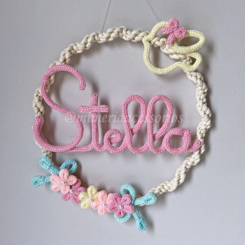 Porta Maternidade Tricotin Stella + Arco Macramê + Flores e Passarinho - comprar online