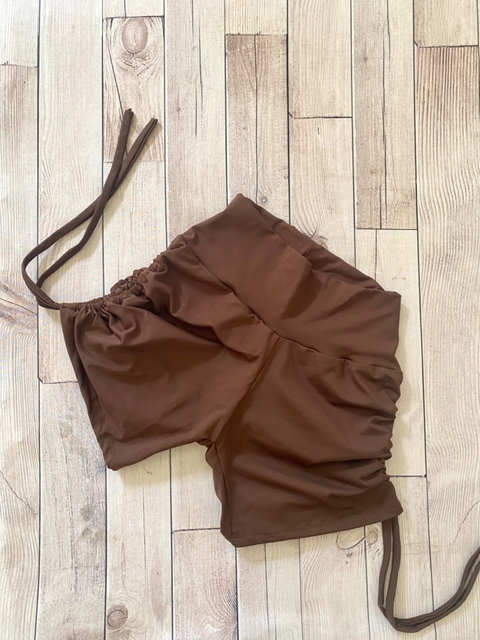 SHORT LAÇO LATERAL MARROM