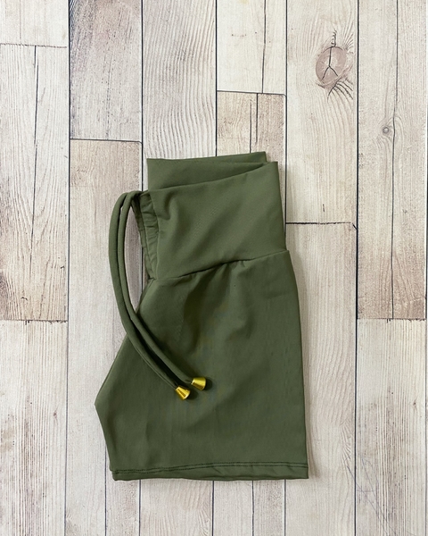SHORT CROSS COM LAÇO VERDE MILITAR