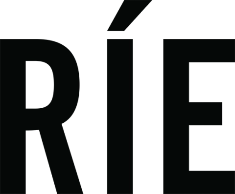 Ríe