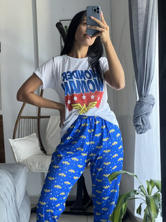 PIJAMA LARGO MUJER MARAVILLA - comprar online