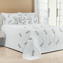 KIT COBRE LEITO CASAL QUEEN BELISSÍMA 07 PEÇAS PIQUET BORDADA - BRANCO COM CINZA