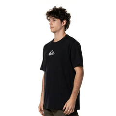 Camiseta Quiksilver MC metal comp Preta - 516541 - Style Loja | Skate, surf & streetwear