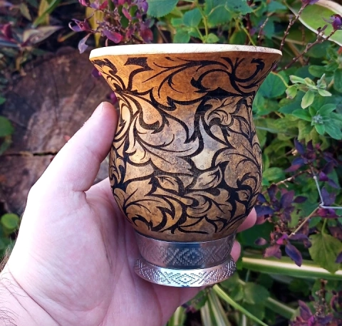 Cuia Porongo Gravação 360° Pé de Ferro " Arabesco " 10