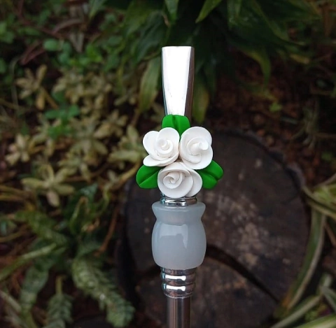 Kit 3 pingentes Biscuit para Bomba " Buque de Rosas " Branco