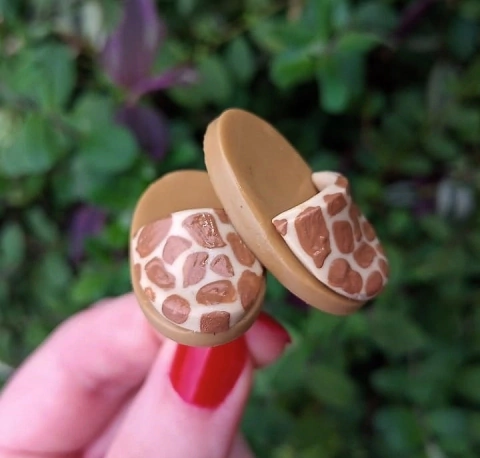 Enfeites de Cuia " Pantufa Girafa "