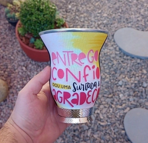 Cuia Baixa Forrada " Entrego confio dou uma surtada e agradeço "