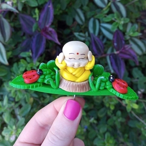 Enfeite Jardim " Buda Amarelo Não Escuto "