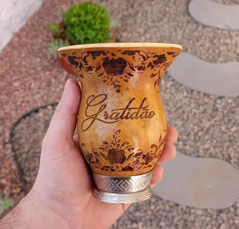 Cuia Porongo Gravação 360° Pé de Ferro " Flores Gratidão " 33