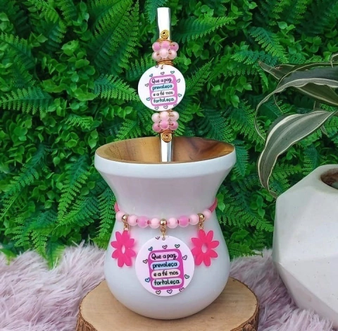 Kit Chimarrão 3 Peças Cuia + Bomba 43 + Pulseira 104 " Que a paz prevaleça e a fé nos fortaleça "