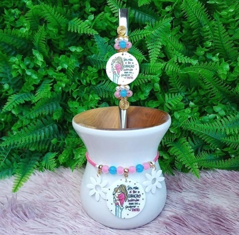 Kit Chimarrão 3 Peças Cuia + Bomba 102 + Pulseira 188 " Ser mãe é ter o coração batendo fora do peito "