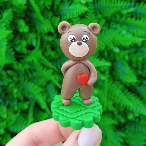 Enfeite de Cuia Ursinho escondendo a rosa