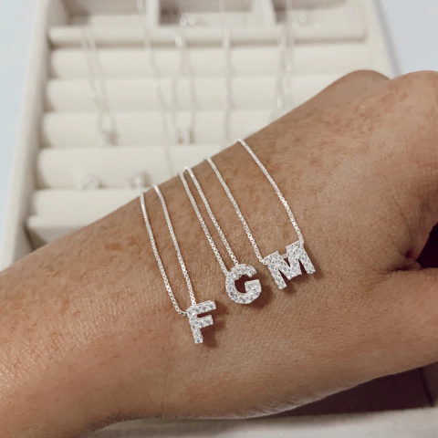 Pingente Inicial Cravejada