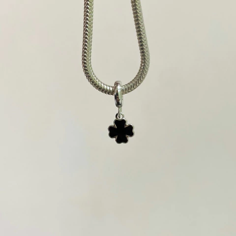 Berloque Trevo Preto - comprar online