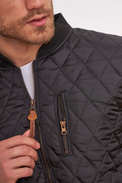 Imagen de 264 - Campera Bomber en Matelase de Rombos