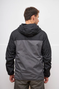 706 - Campera Running combinada en V con capucha, tipo rompevientos - comprar online