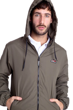 726E - Campera Rompeviento Talle Especial con capucha - tienda online