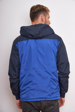 Imagen de 775 - Campera liviana, en siré opaco
