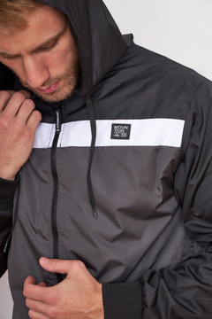 775E - Campera liviana Talle Especial combinada con capucha en internet