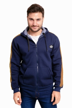 826 - Campera Frisa Vivo en Manga, Con Capucha - tienda online