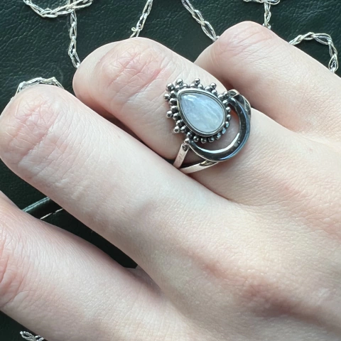 Anel Morgan Le Fay Pedra da Lua (Sob Encomenda)