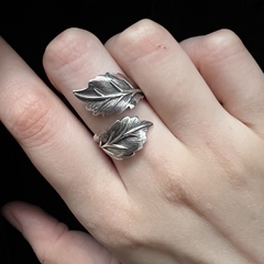 Anel Leaves of Lórien (ajustável)