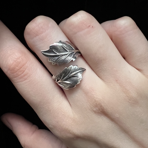 Anel Leaves of Lórien (ajustável)