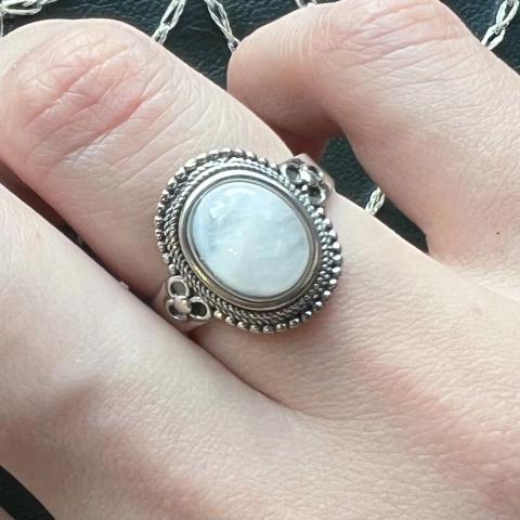 Anel Guinevere Pedra da Lua (Sob Encomenda)