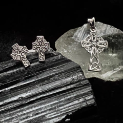 Brincos Irish Cross - comprar online