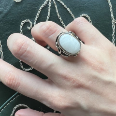 Anel Ben Weatherstaff Pedra da Lua (Sob Encomenda) - comprar online