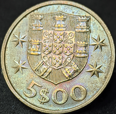 3037 - Portugal 5 escudos, 1982 - Com lindo brilho de cunho e coloração