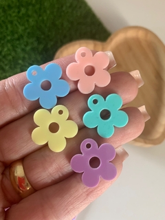 PINGENTE FLOR CORES CANDY (2CM)- 5 UNIDADES