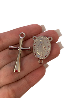 KIT PARA TERÇO PRATEADO NOSSA SENHORA DAS GRAÇAS + CRUZ- 2 PEÇAS - comprar online