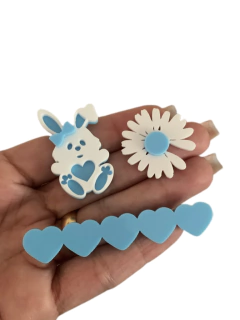 KIT HAIR CLIP COELHINHA BABY/FLOR/PLAQUINHA AZUL CLARO- 3 PEÇAS